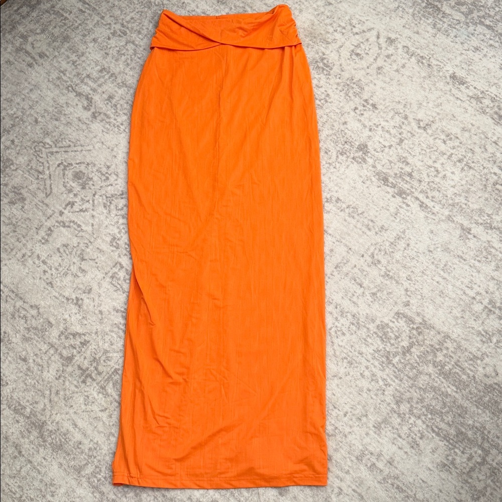 Joana Maxi Skirt Set in Tangerine - Picture 4 of 6